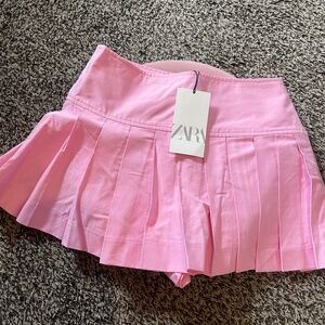 NWT! Never Before Worn! Zara Pleated‎ Skort size S